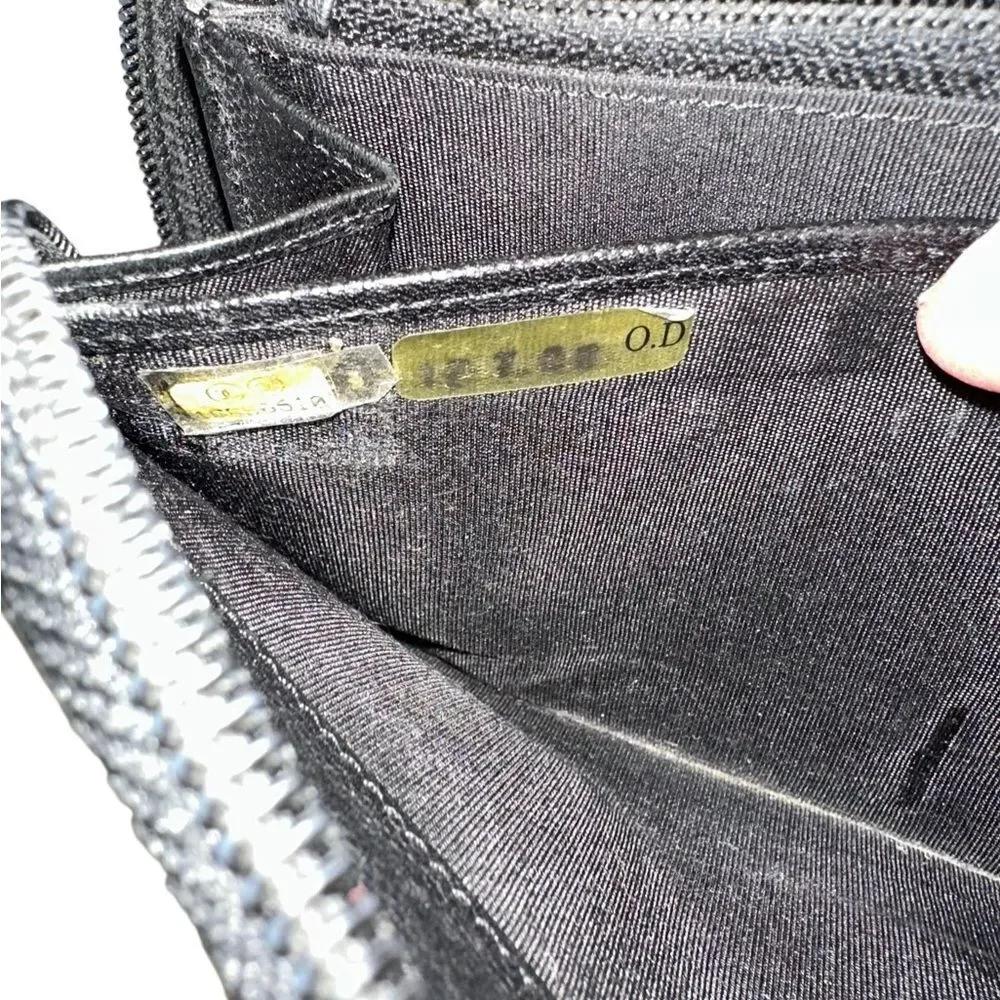 CHANEL Elegant Black Wallet